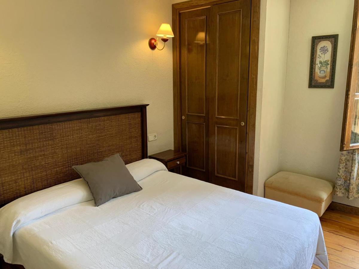 Hotel Charle Jaca Eksteriør bilde