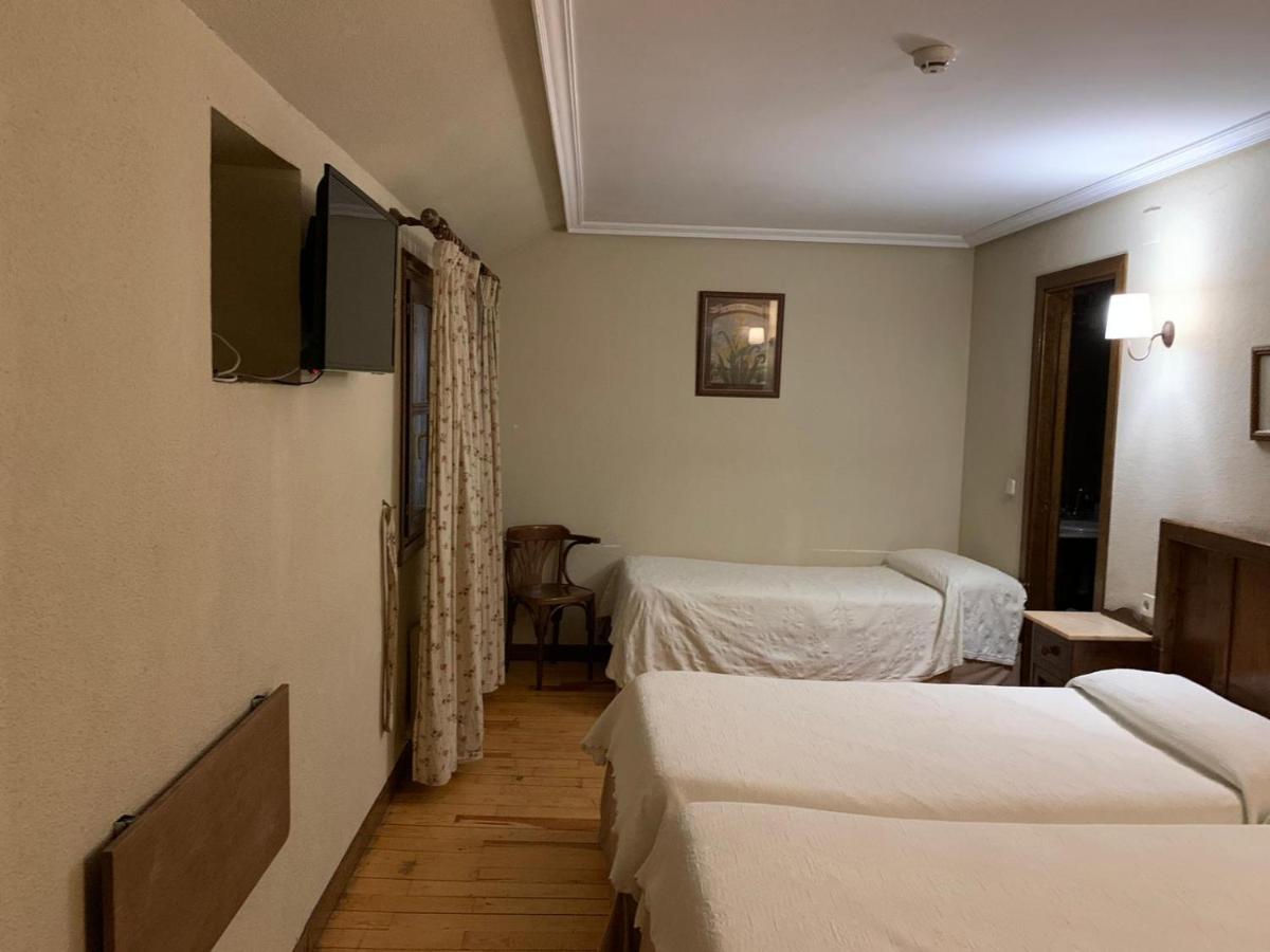 Hotel Charle Jaca Eksteriør bilde
