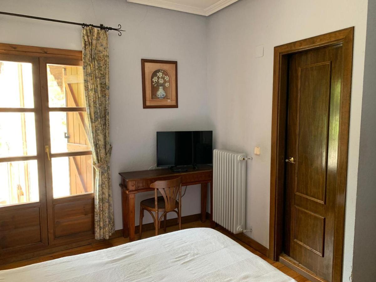 Hotel Charle Jaca Eksteriør bilde